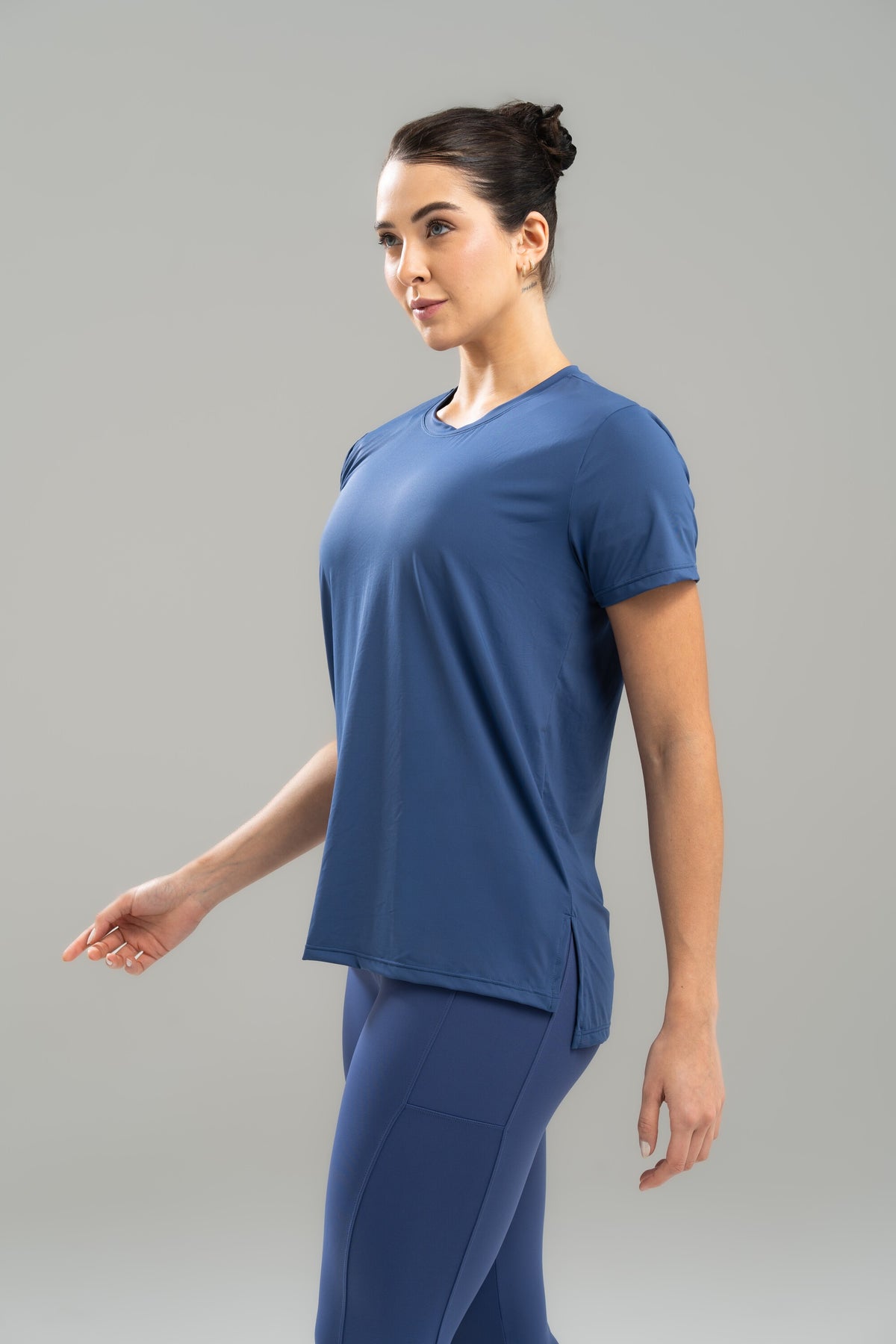 CAMISETA FEM.COM ABERTURA LATERAL SENSITIVE