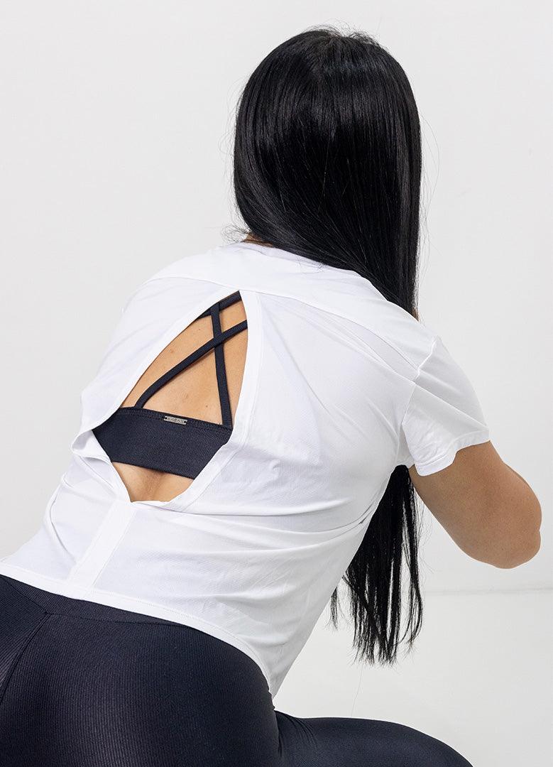 Camiseta com abertura nas costas Sport