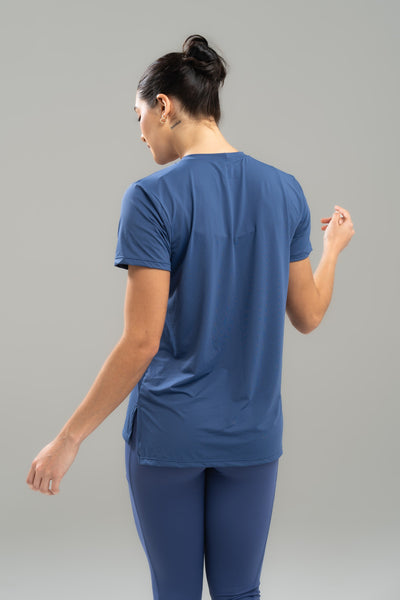 CAMISETA FEM.COM ABERTURA LATERAL SENSITIVE