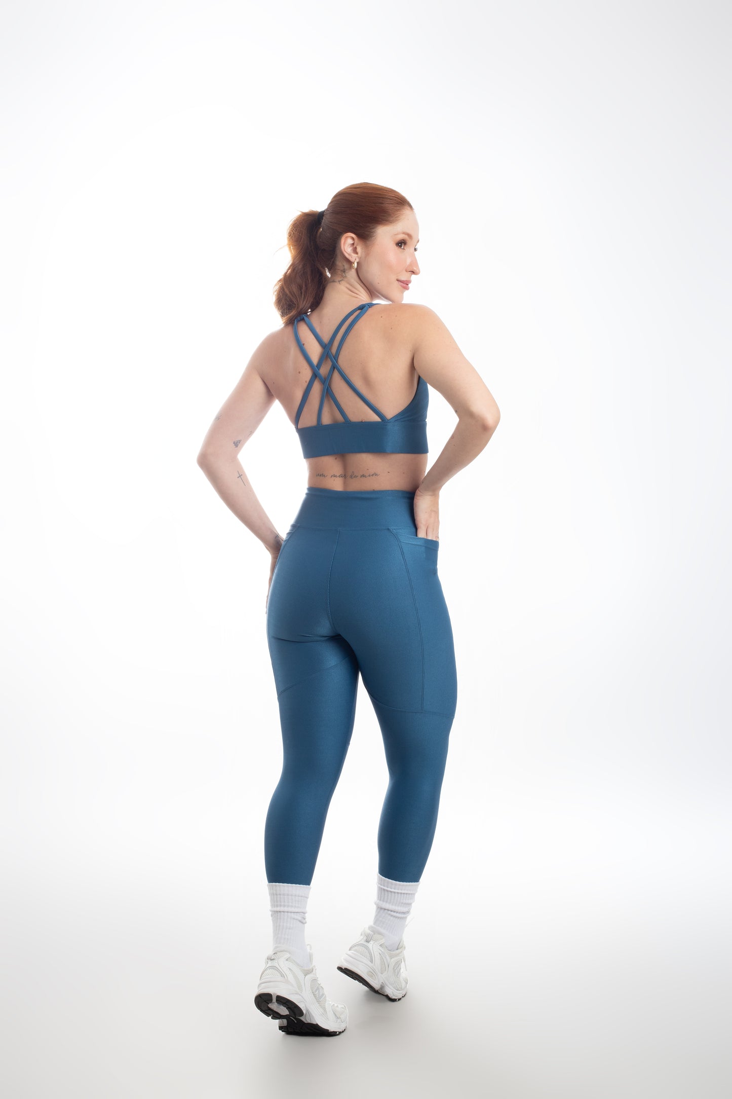 Calça com bolsos laterais Wonder