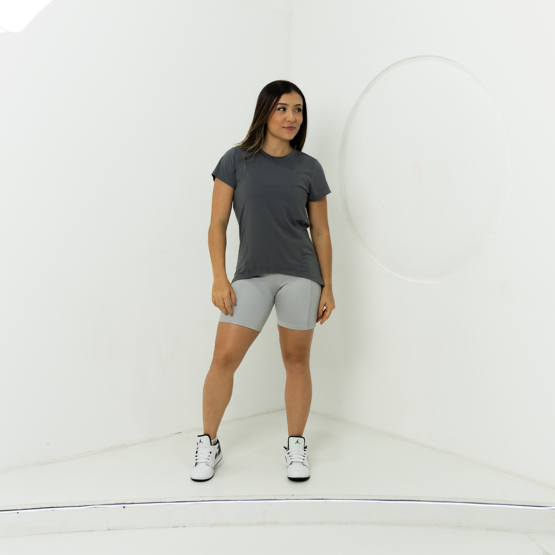 CAMISETA RECORTES