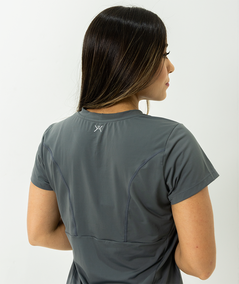CAMISETA RECORTES