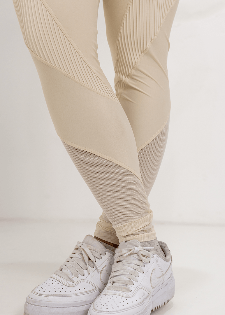 Legging com recortes