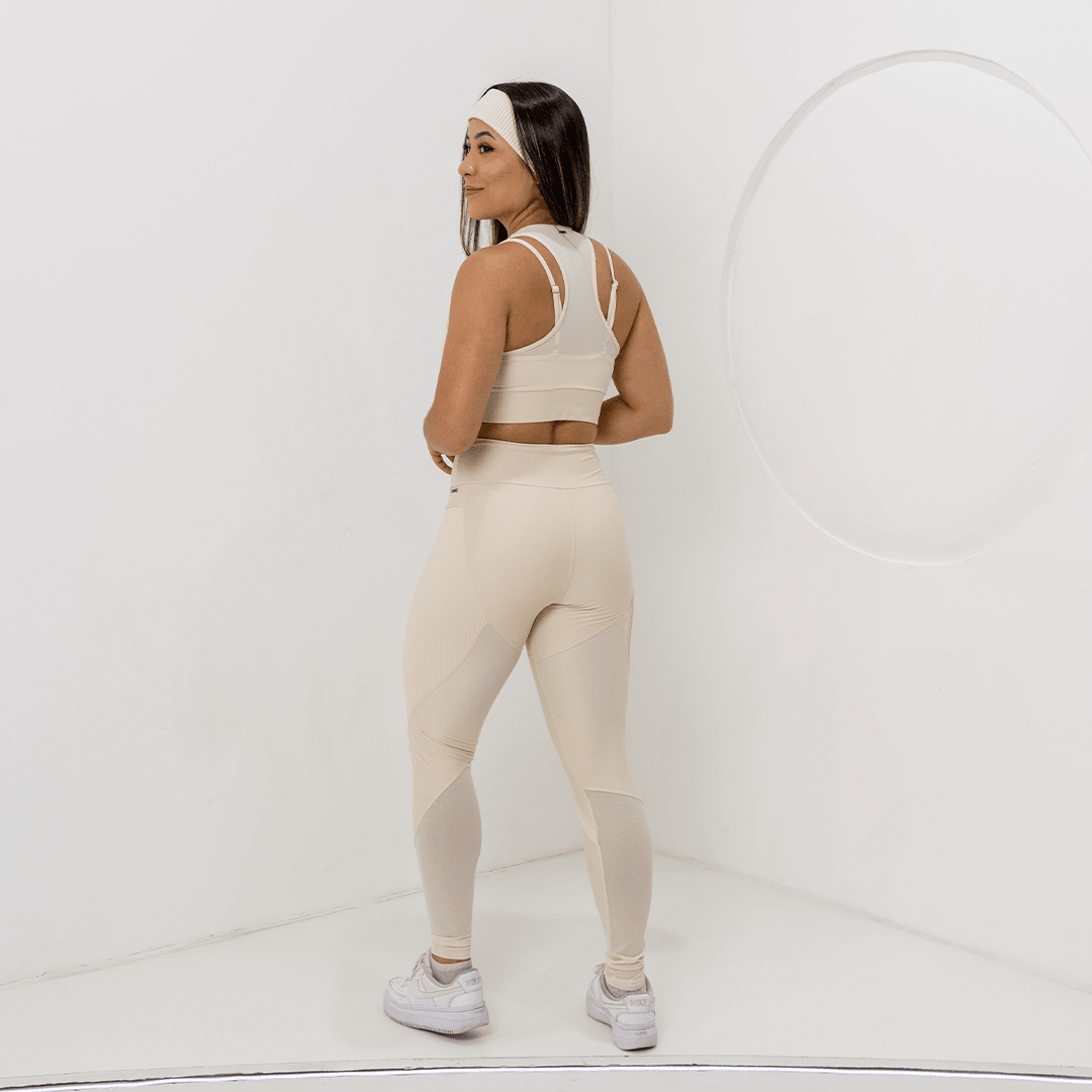 Legging com recortes