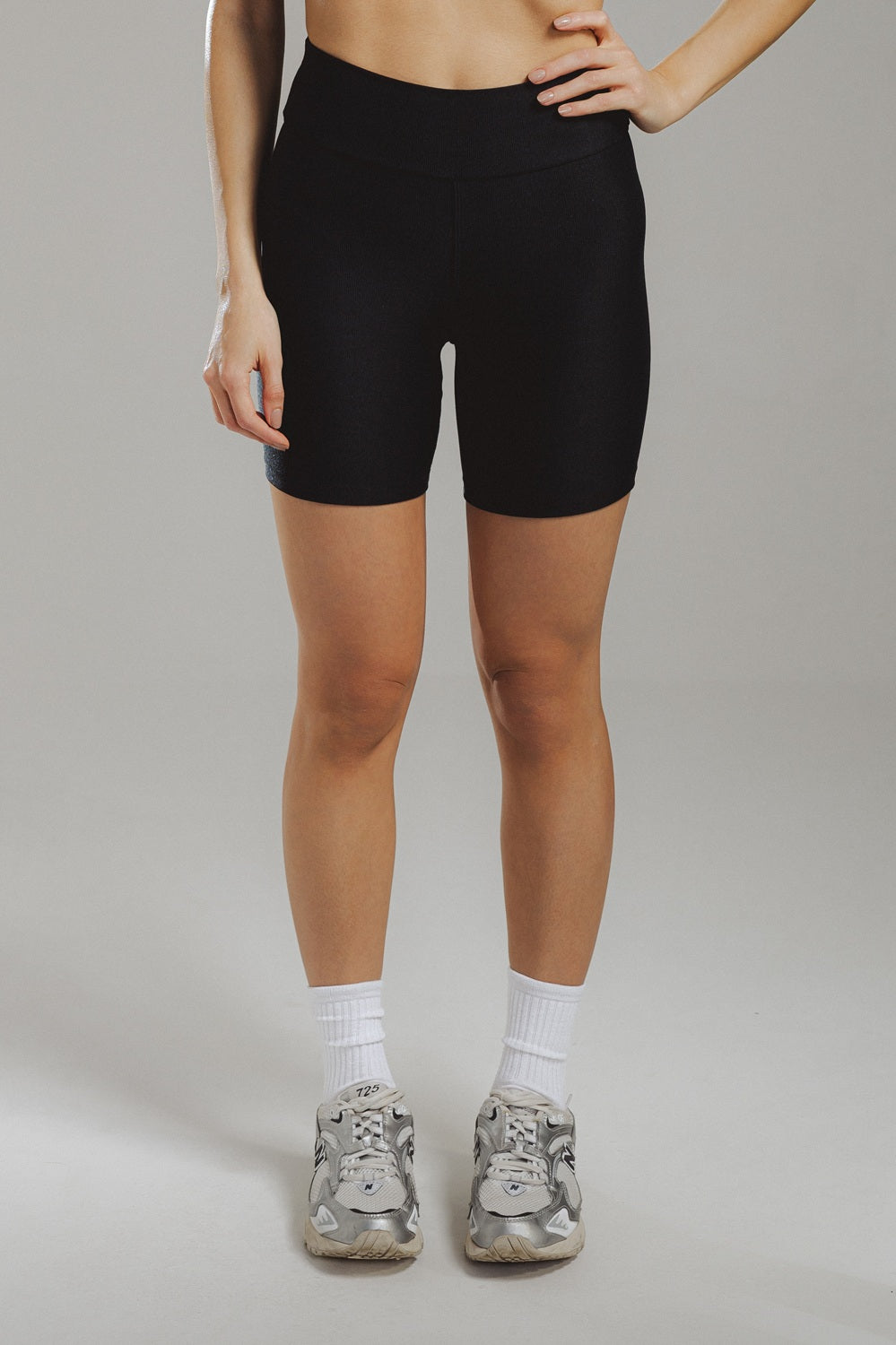 SHORTS  ESSENTIAL